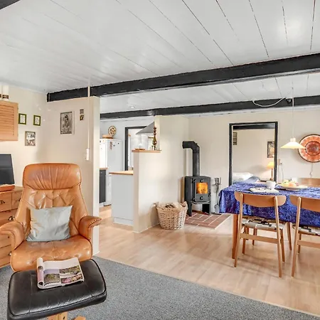 Amazing In With 3 Bedrooms And Wifi Holiday home Hemmet